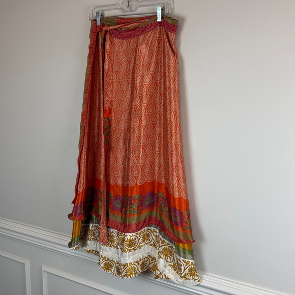 S.N.MODA Dresses & Skirts - S.N.MODA Reversible 70% silk wrap skirt with tie one size